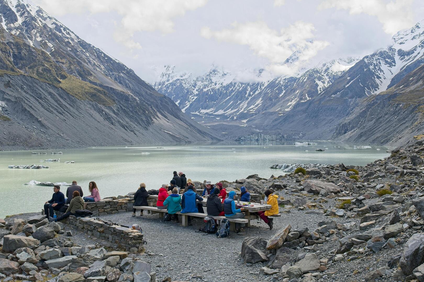 Hikers in Aoraki Mount Cook National Park