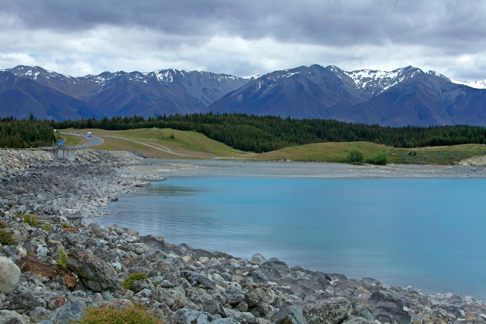 Lake Pukaki with views towards Aoraki